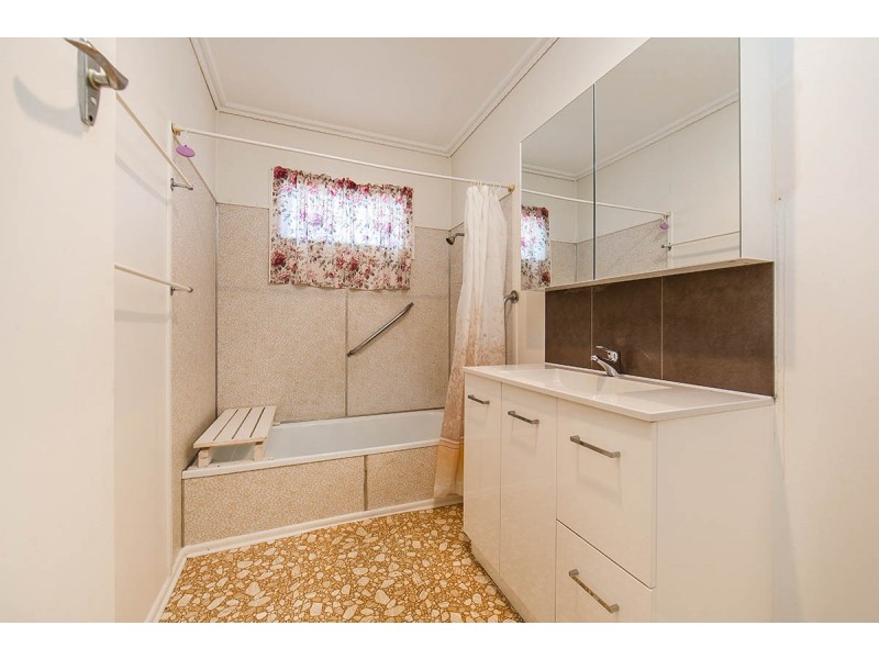 27 Jamieson Street, Redcliffe QLD 4020