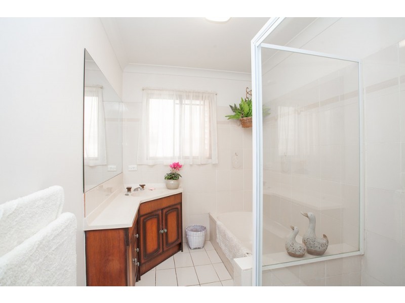 56 Sunnyside Road, Newport QLD 4020