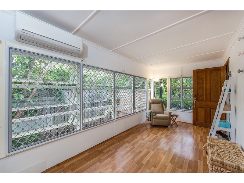 52 Eversleigh Road, Scarborough QLD 4020