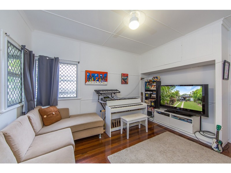 52 Eversleigh Road, Scarborough QLD 4020