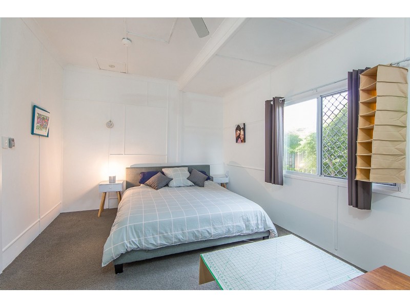 52 Eversleigh Road, Scarborough QLD 4020