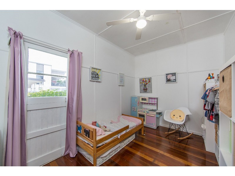 52 Eversleigh Road, Scarborough QLD 4020