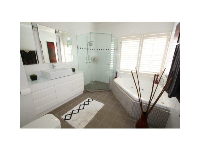 22 Enterprise Court, Newport QLD 4020