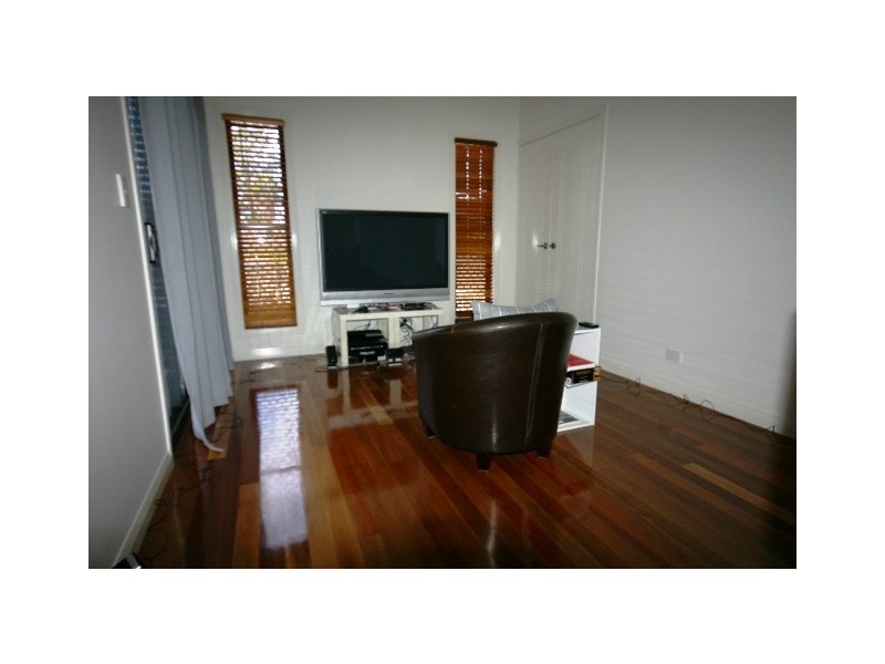 2/34 Georgina Street, Woody Point QLD 4019