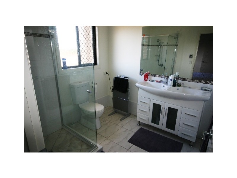 2/34 Georgina Street, Woody Point QLD 4019