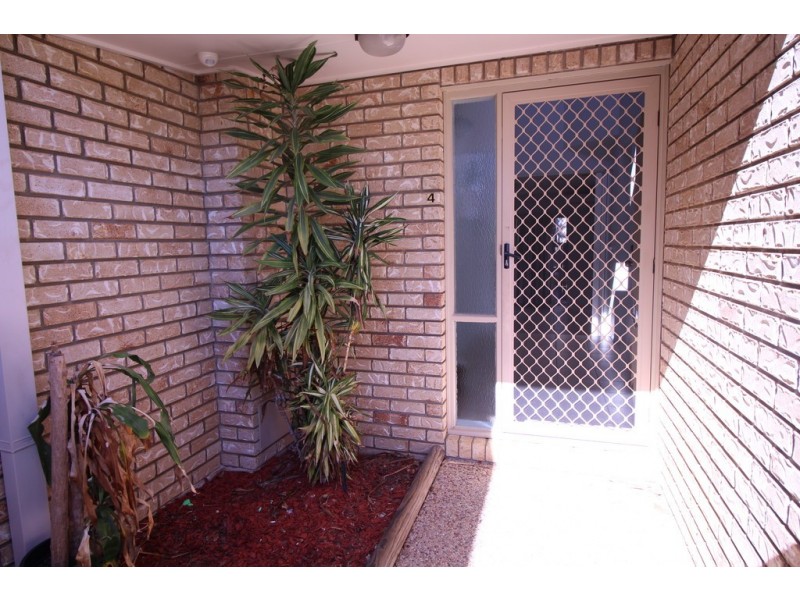 4/15 McNaughton Street, Redcliffe QLD 4020