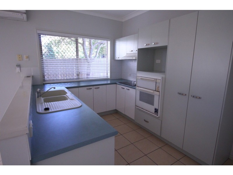 4/15 McNaughton Street, Redcliffe QLD 4020