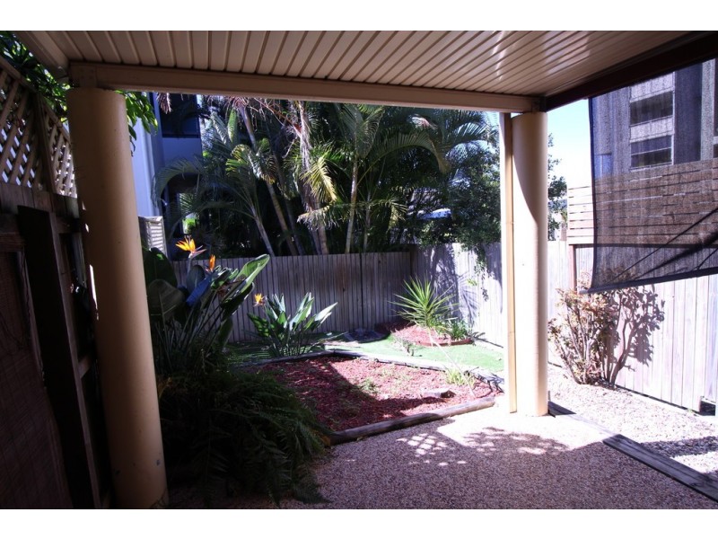 4/15 McNaughton Street, Redcliffe QLD 4020