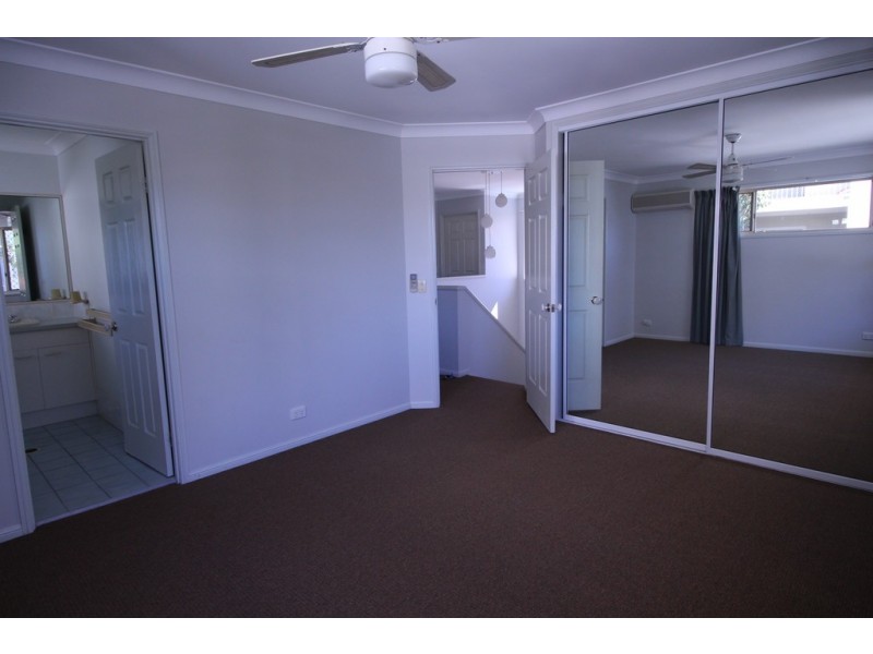 4/15 McNaughton Street, Redcliffe QLD 4020