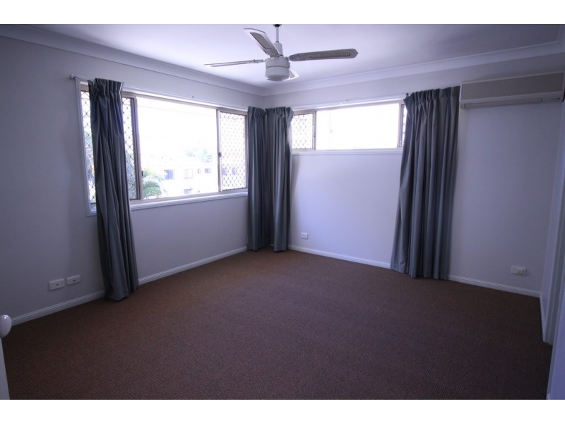 4/15 McNaughton Street, Redcliffe QLD 4020