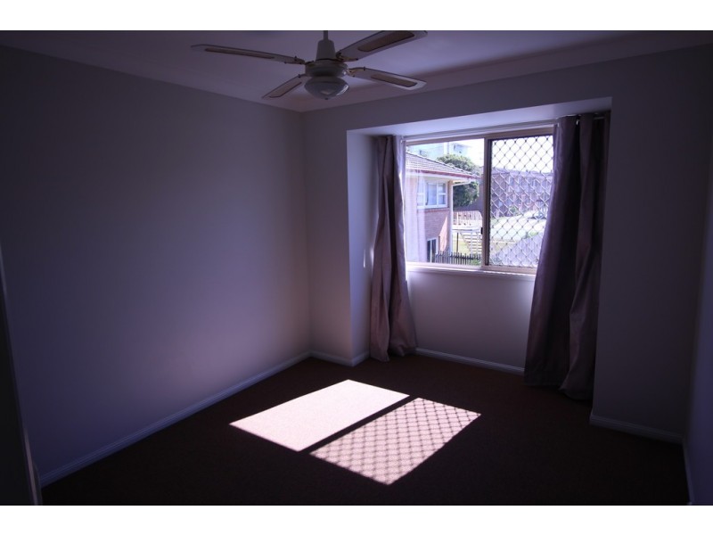 4/15 McNaughton Street, Redcliffe QLD 4020