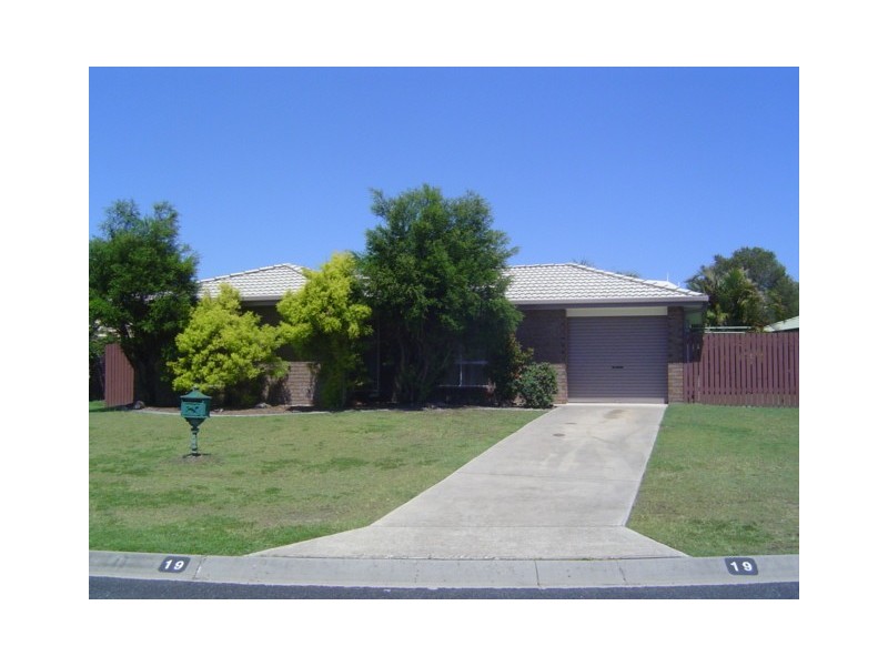 19 Linthaven Drive, Rothwell QLD 4022