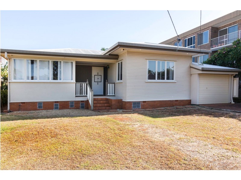 25 Queen Street, Scarborough QLD 4020