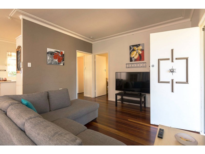 25 Queen Street, Scarborough QLD 4020