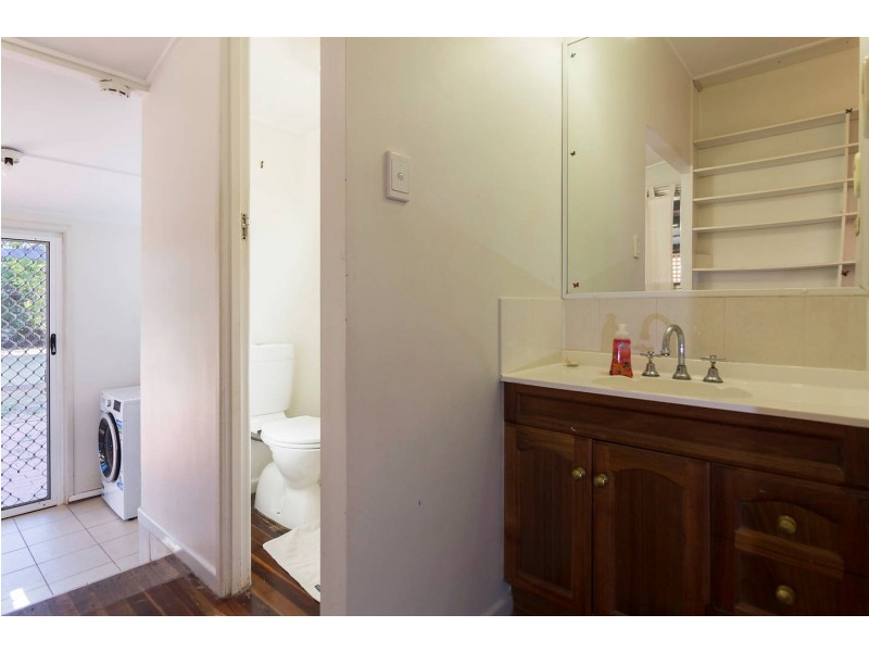 25 Queen Street, Scarborough QLD 4020