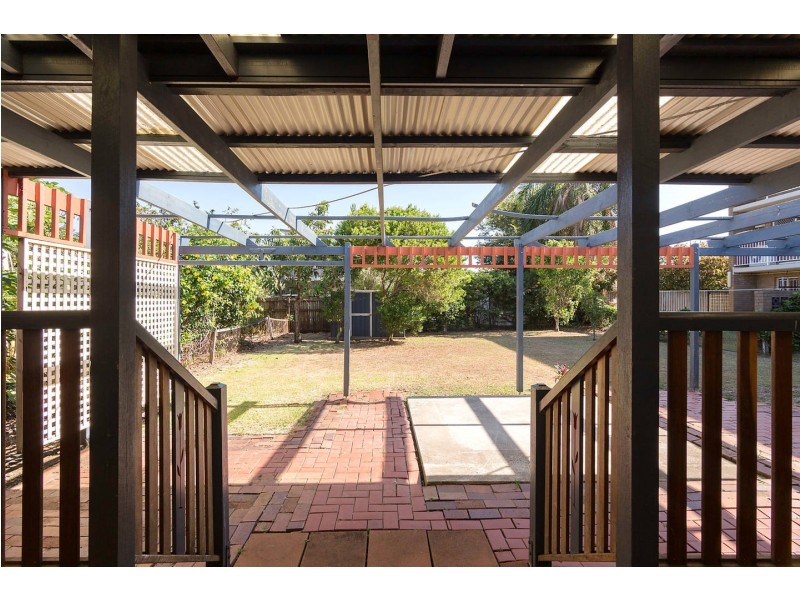 25 Queen Street, Scarborough QLD 4020