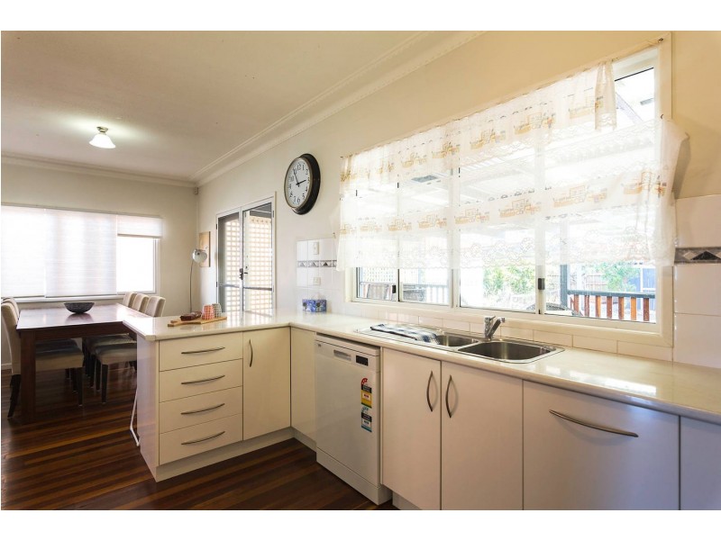 25 Queen Street, Scarborough QLD 4020