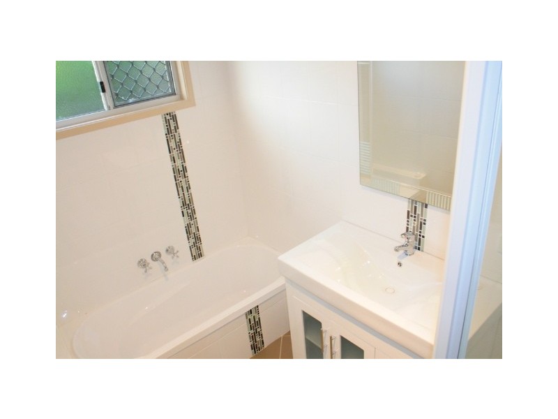 8 Lucinda Street, Clontarf QLD 4019