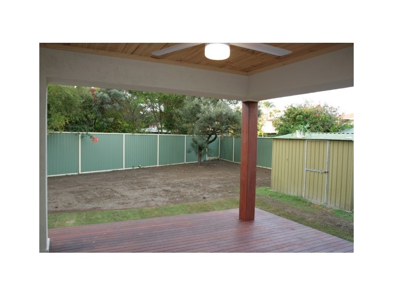 8 Lucinda Street, Clontarf QLD 4019