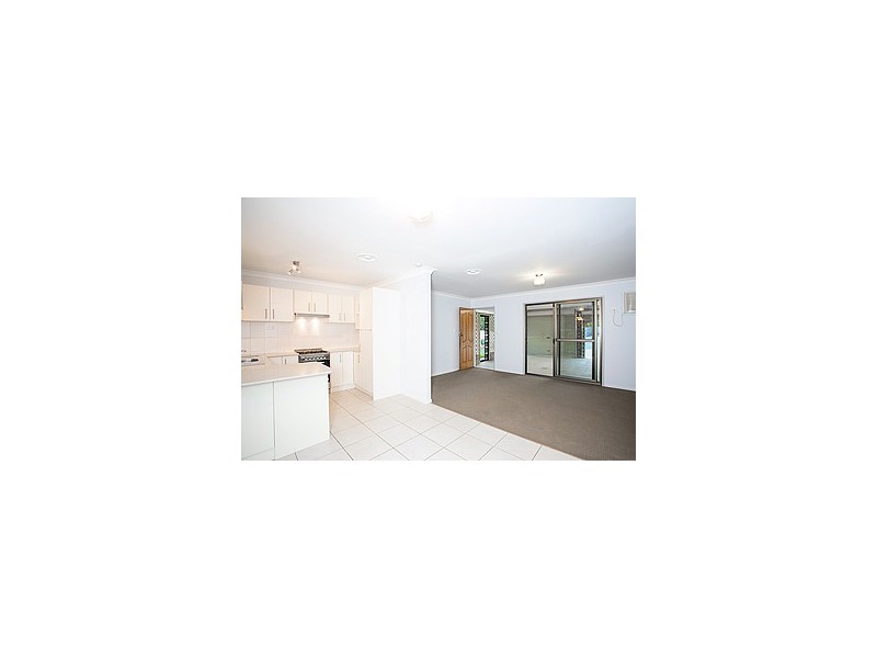 4 Oxford Street, Rothwell QLD 4022