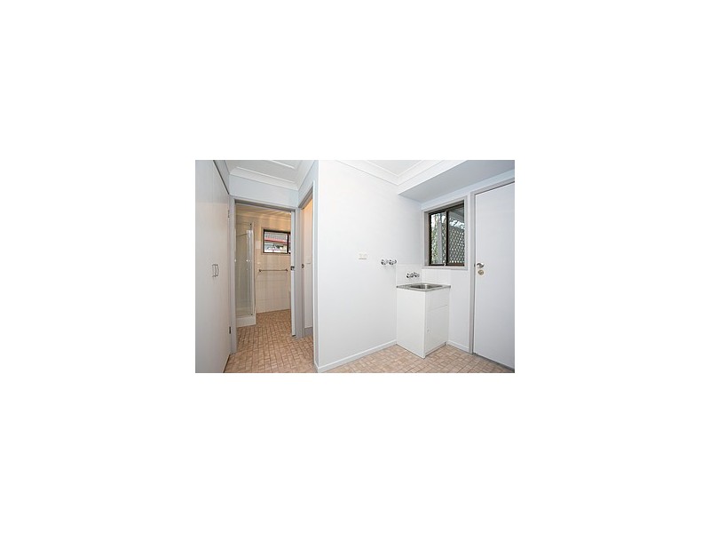 4 Oxford Street, Rothwell QLD 4022