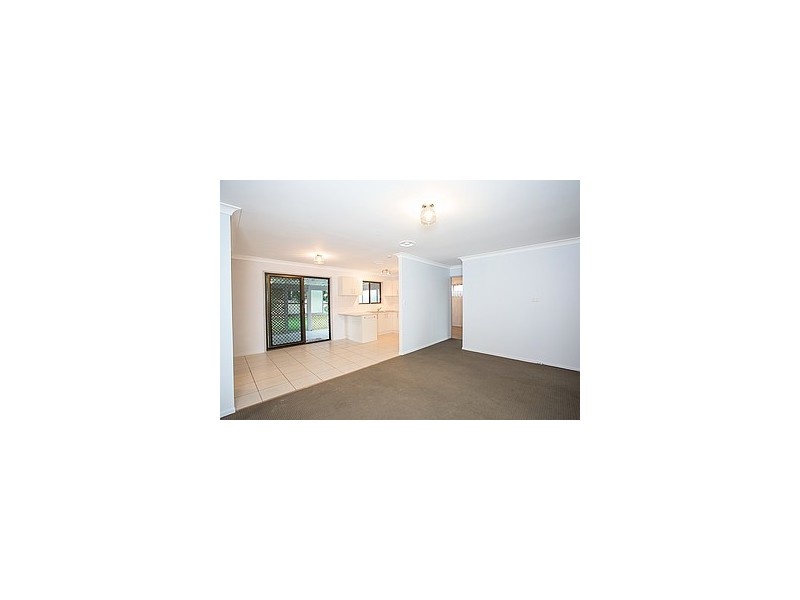 4 Oxford Street, Rothwell QLD 4022