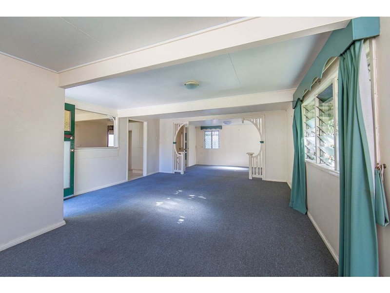 25 Louis Street, Redcliffe QLD 4020