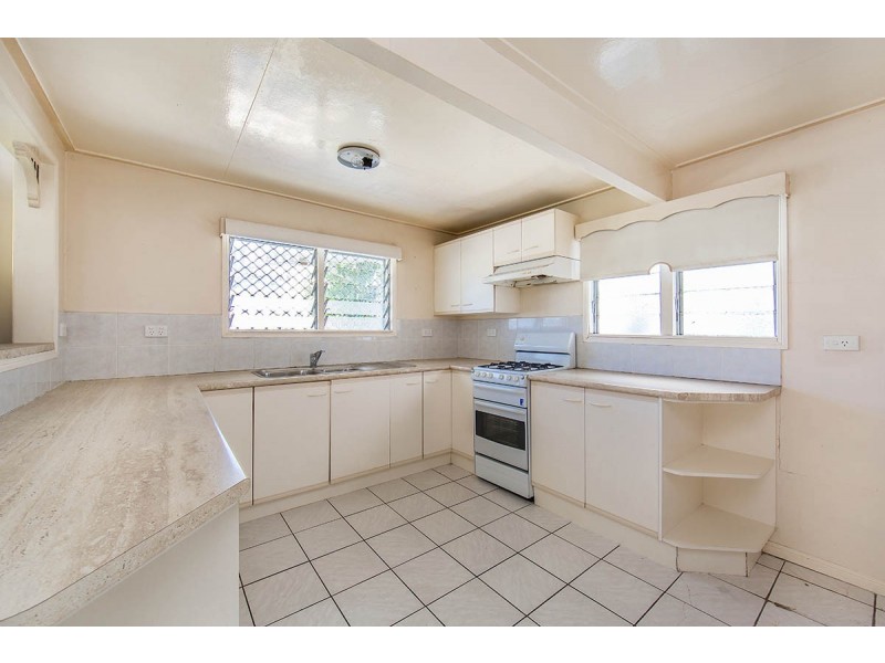 25 Louis Street, Redcliffe QLD 4020