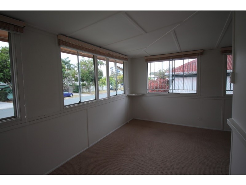 13 Roland Street, Clontarf QLD 4019