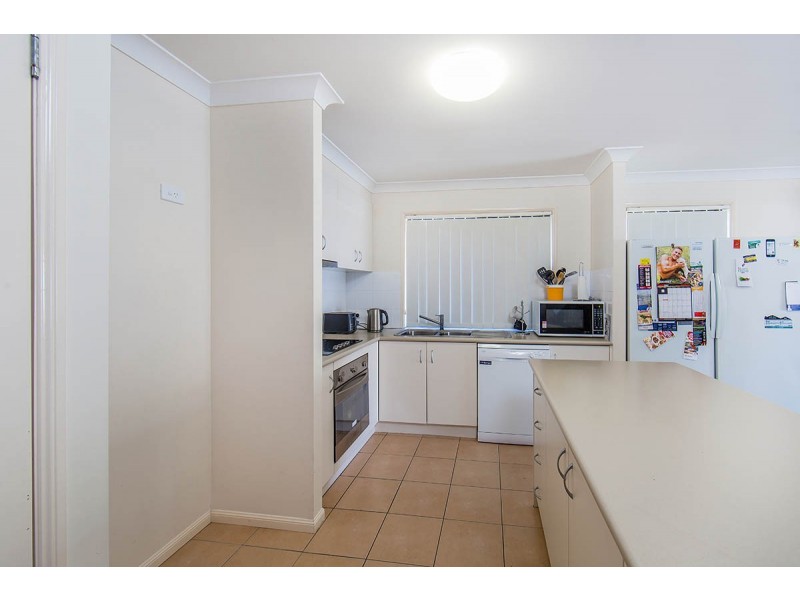 24 Stoneleigh Way, Holmview QLD 4207