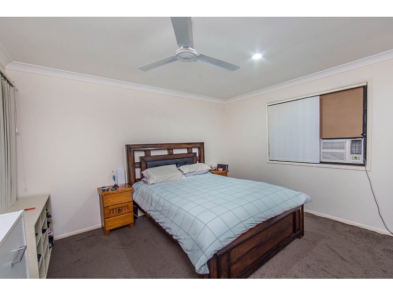 24 Stoneleigh Way, Holmview QLD 4207