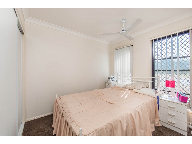 24 Stoneleigh Way, Holmview QLD 4207