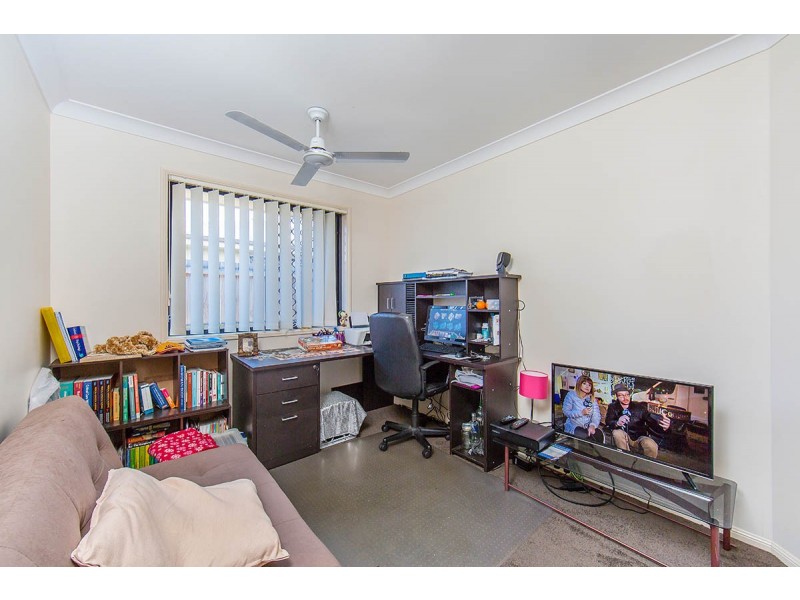 24 Stoneleigh Way, Holmview QLD 4207
