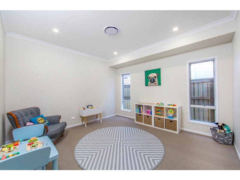 25 Crusade Street, Newport QLD 4020