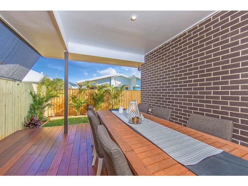 25 Crusade Street, Newport QLD 4020