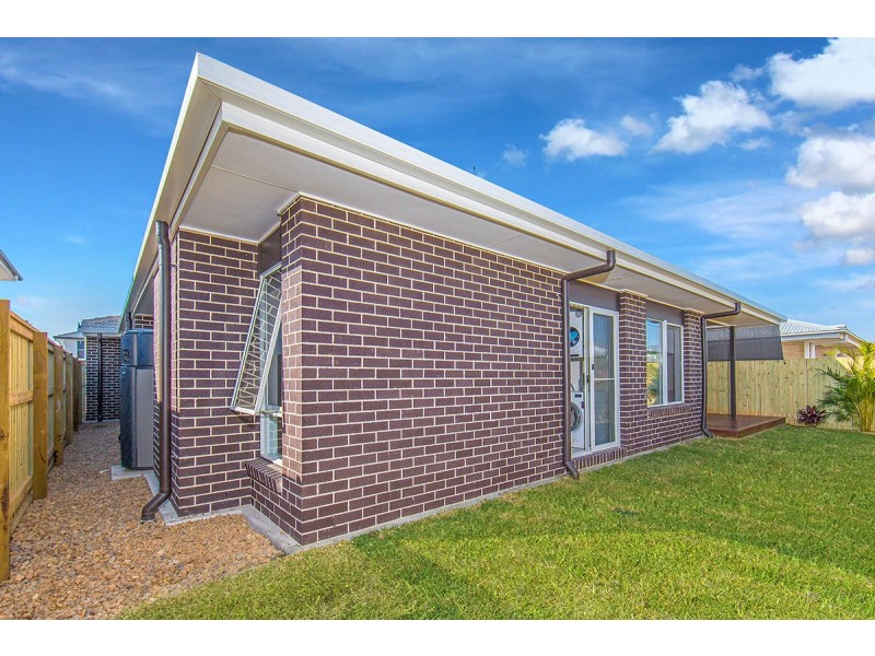 25 Crusade Street, Newport QLD 4020