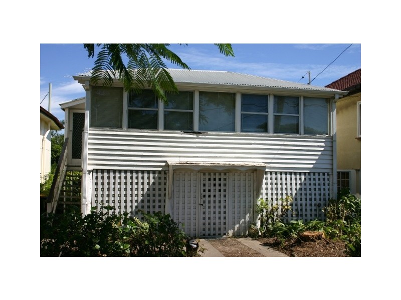15 Victoria Avenue, Woody Point QLD 4019