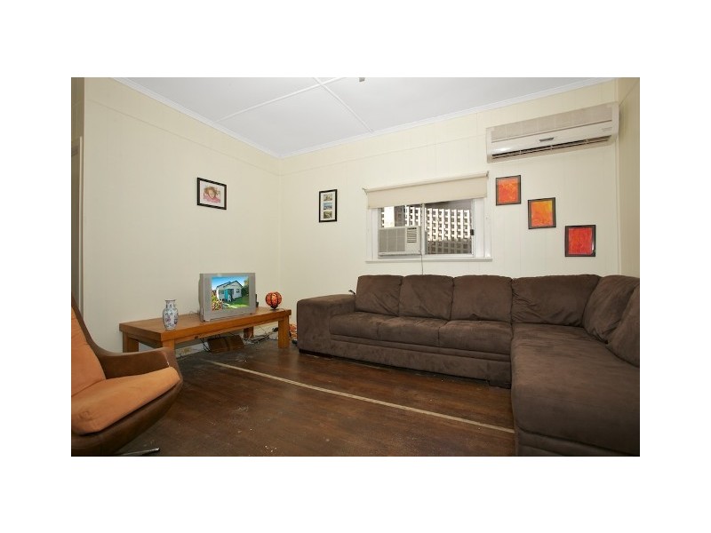 163 Scarborough Road, Redcliffe QLD 4020
