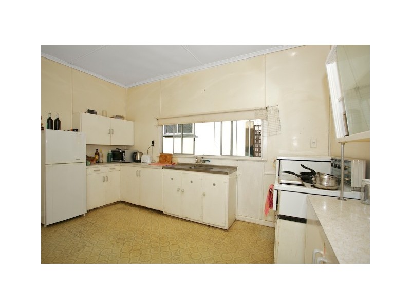 163 Scarborough Road, Redcliffe QLD 4020