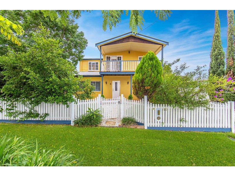 11 Watson Street, Clontarf QLD 4019
