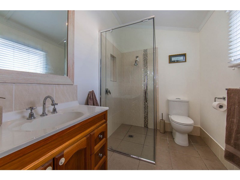 11 Watson Street, Clontarf QLD 4019