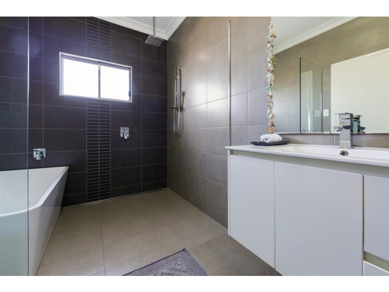 9 Cowen Street, Margate QLD 4019