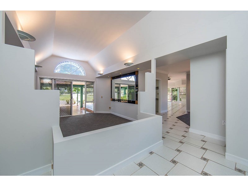 33 Valerie Street, Clontarf QLD 4019