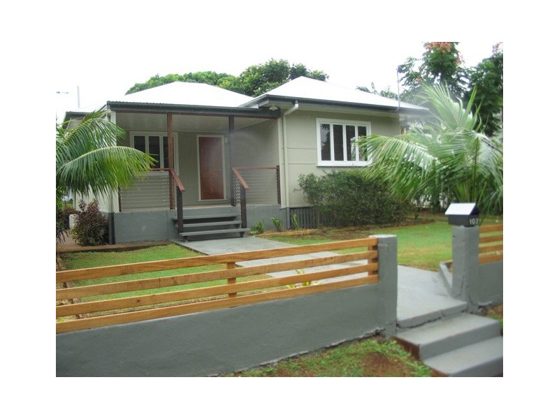 102 King Street, Woody Point QLD 4019