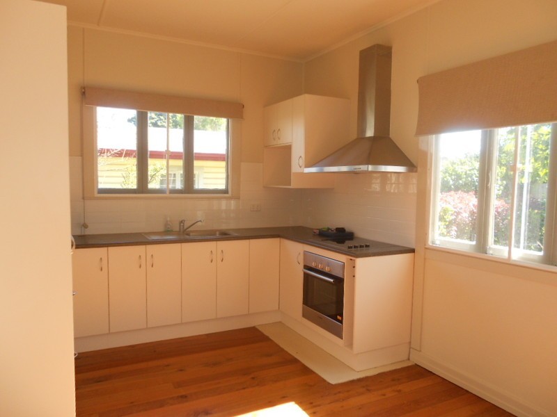 102 King Street, Woody Point QLD 4019