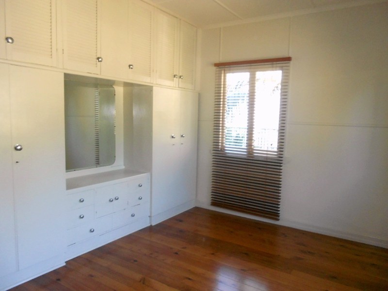 102 King Street, Woody Point QLD 4019