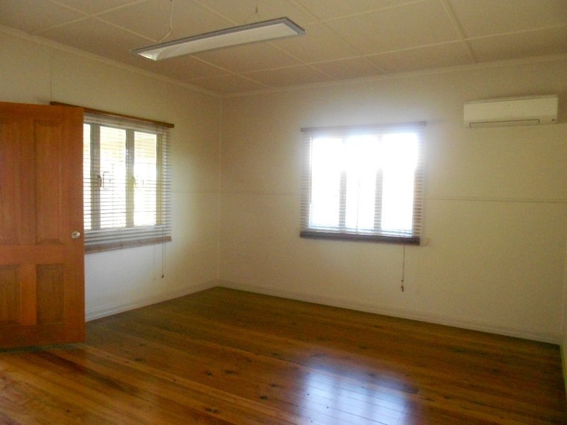 102 King Street, Woody Point QLD 4019