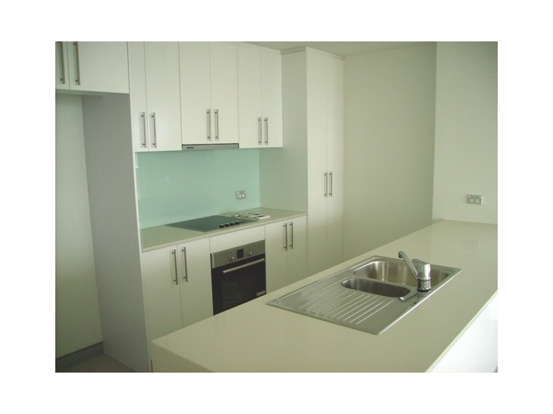 83 Marine Parade, Redcliffe QLD 4020