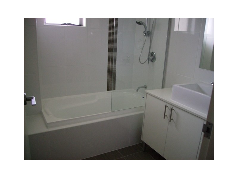 83 Marine Parade, Redcliffe QLD 4020