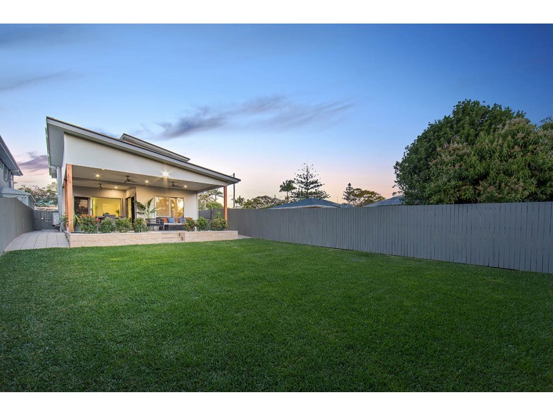 229 Scarborough Road, Scarborough QLD 4020